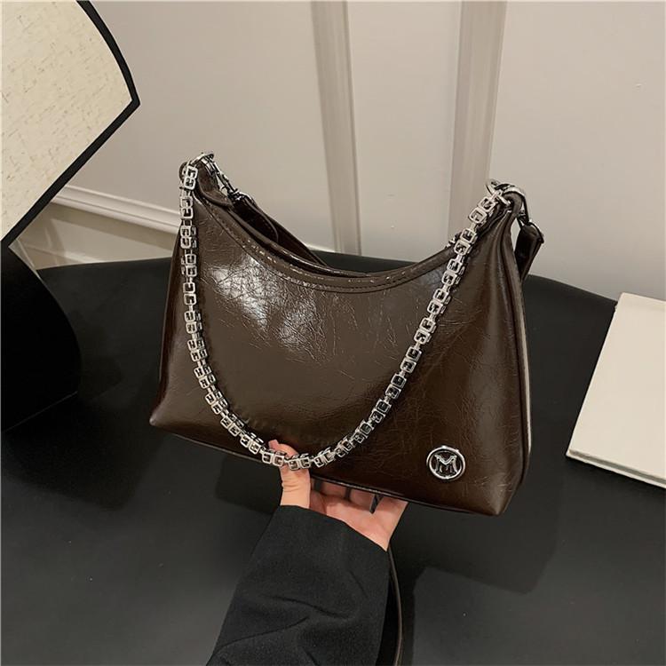 New bag simple shoulder armpit bag chain messenger bag women's commuter large-capacity tote bag