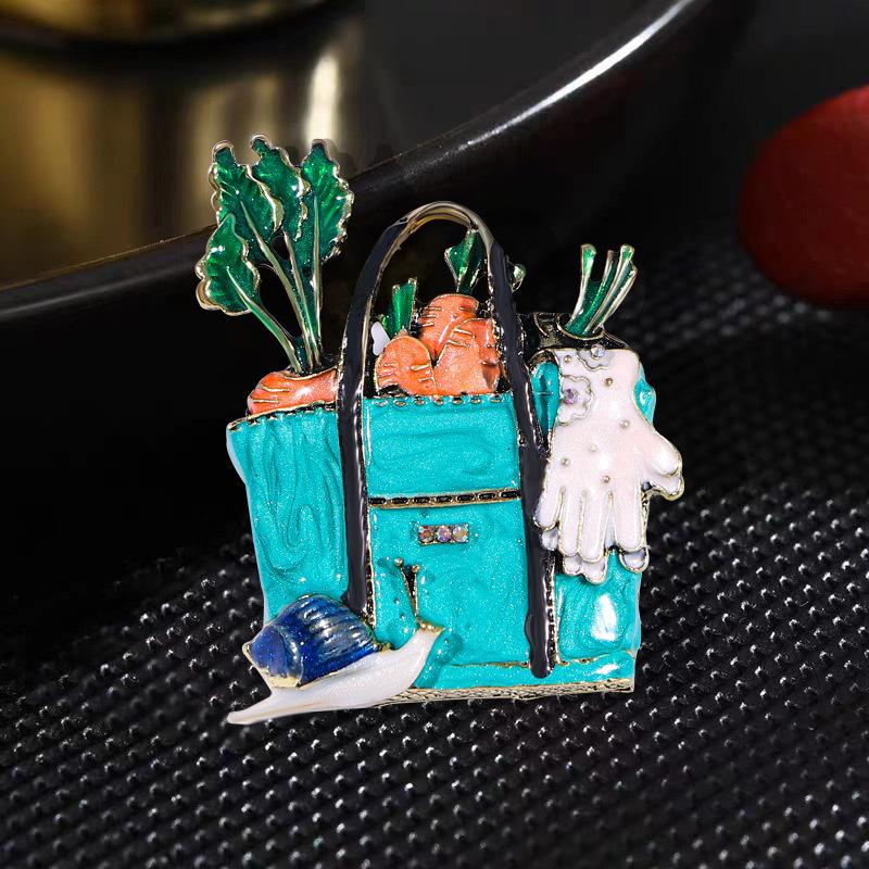 Medieval Vintage Retro Bag Brooch Pastoral Breath Snail Enamel Craft Brooch Clothing Accessories