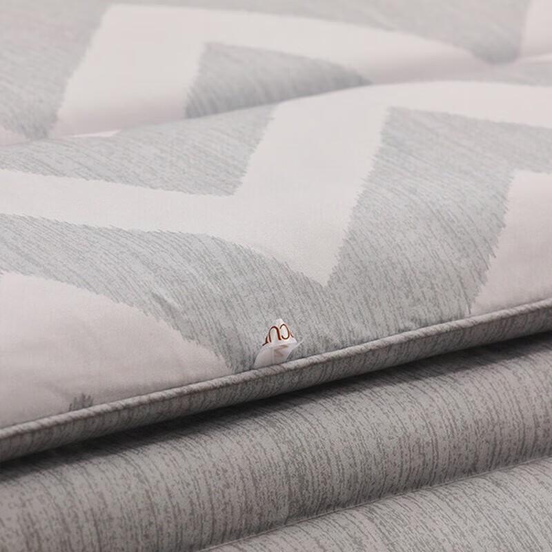 Mercury Home Elegante Antibakterielle Winterdecke mit Negativ-Ionen