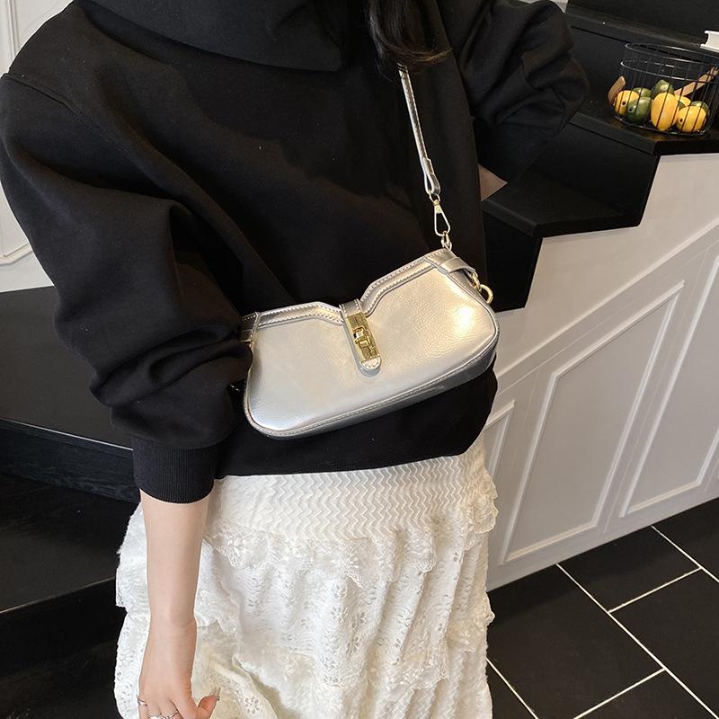 Niche Texture Underarm Bag Women's Bag New Simple Shoulder Small Square Bag Versatile Messenger Bag Baguette Bag