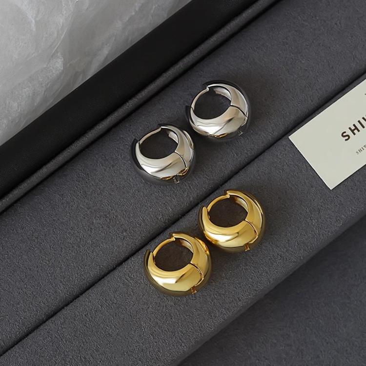Vintage Light Luxury Drop Ear Buckle Women's Niche High-end Minimalist Personality Elegant Classic Accessories Daily Fashion Jewelry