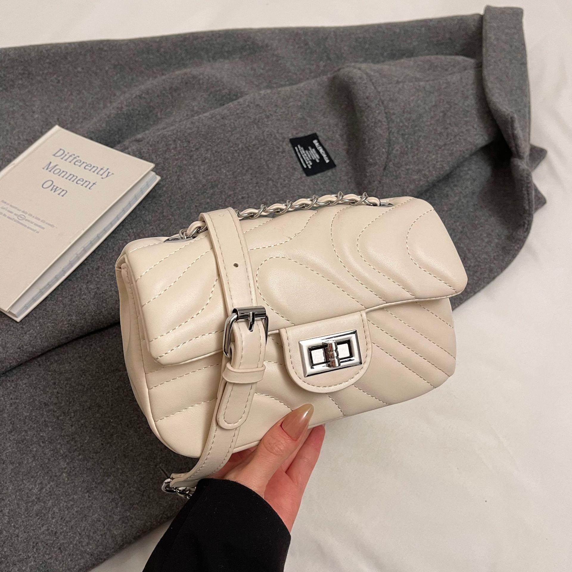 

Шикарная вышитая квадратная сумка кроссбоди 2025 - женский стиль под мышкой белый