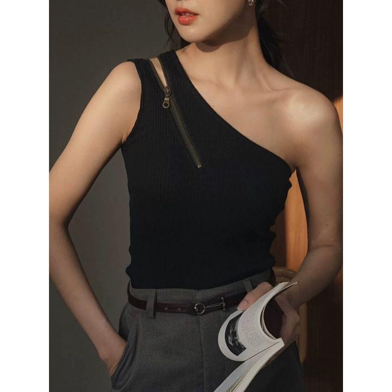 European and American Gyaru Wear Sloping Shoulder Knit vest Short American Black Sleeveless T-shirt Slim fit Slimming off-Shoulder Top