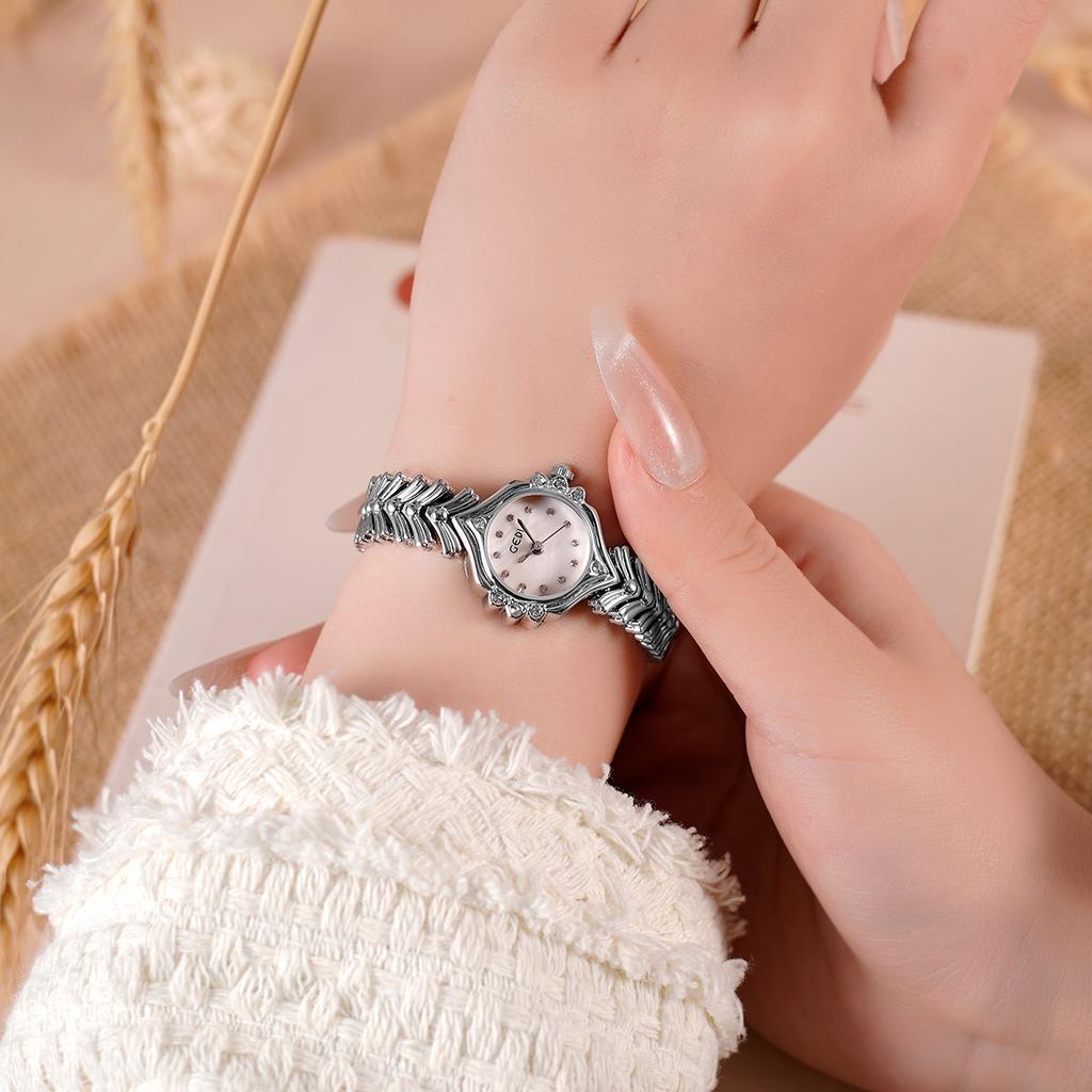 Fashion Women'S Watch Diamond Fritillary Small Dial Fishtail Bracelet Watch Light Luxury Premium Ladies Quartz Watch