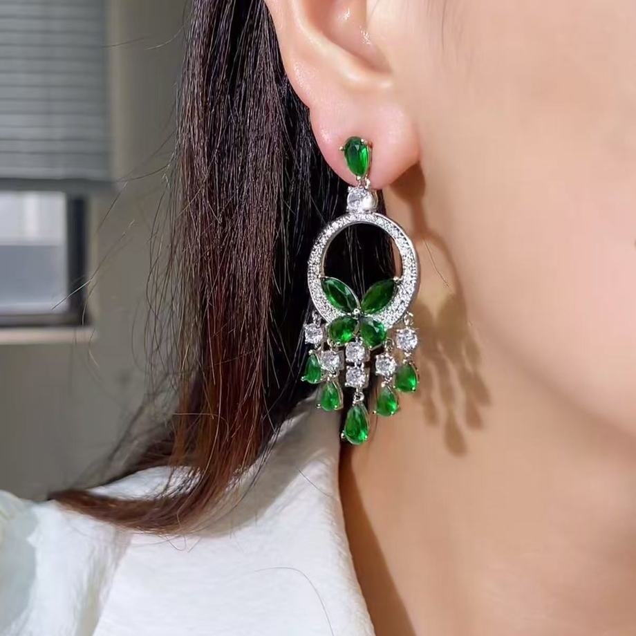 Silver needle with diamonds, water drop fringed earrings, light luxury, exquisite, high-end earrings, niche temperament, retro earrings, women