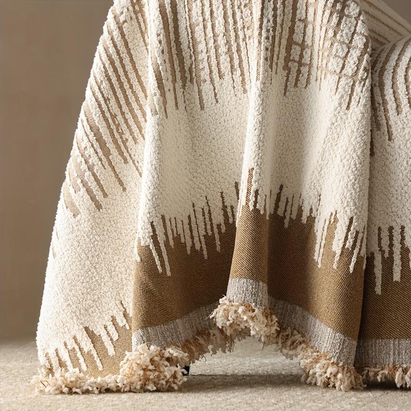 Thicken Fleece Sofa Towel with Tassels, Geometric Graduating Lines Jacquard for Living Room Space Couch Large Size Blanket Leisure Towel