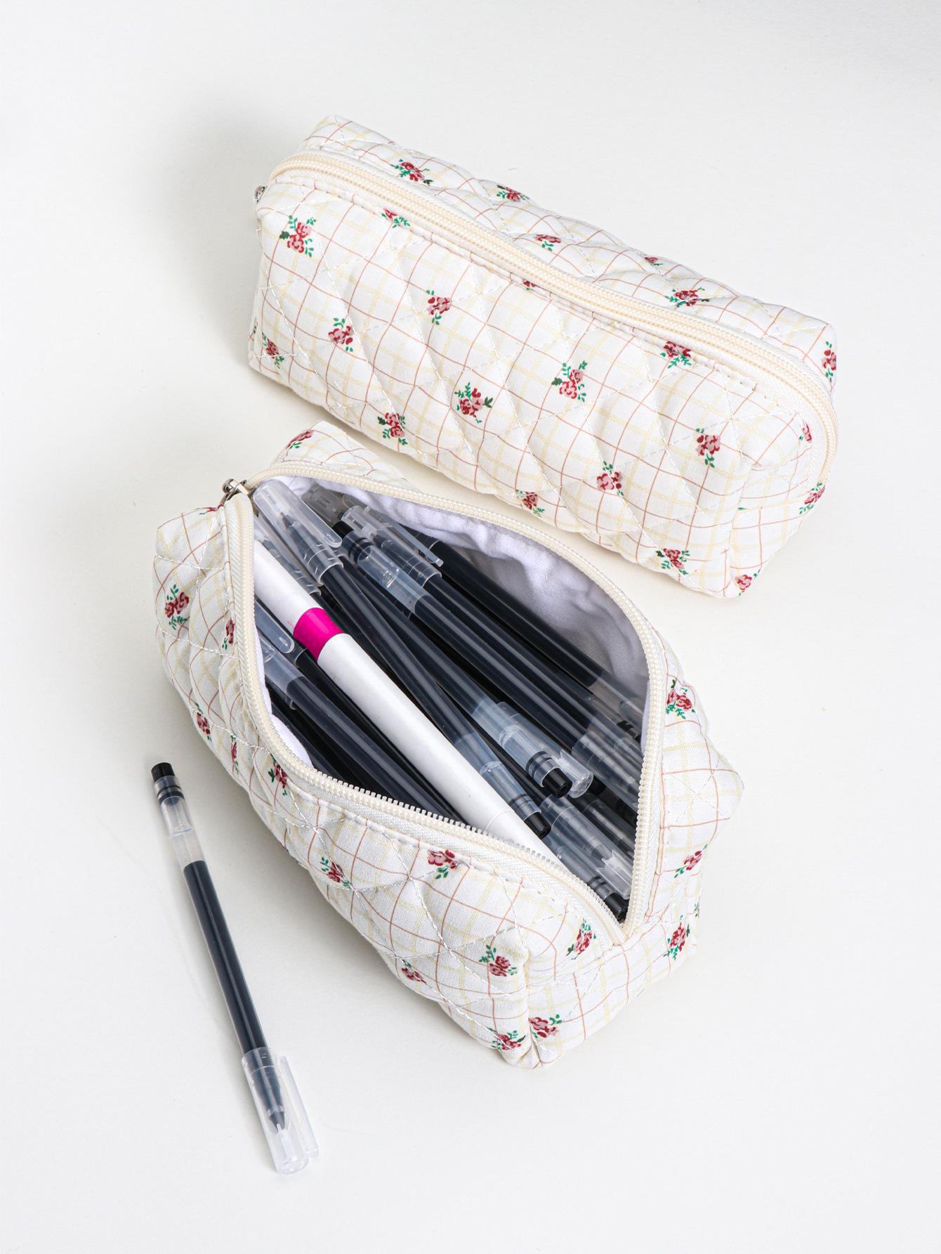 

Стеганая косметичка в цветочную клетку — портативная, симпатичная, вместительная для женщин