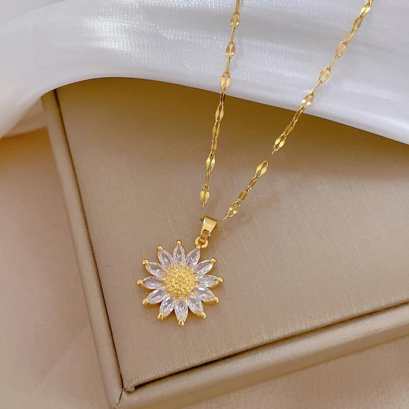 Luxury Sunflower Flower Same Full Zirconium Necklace Women'S Fashion Trend Collarbone Chain Manufacturer