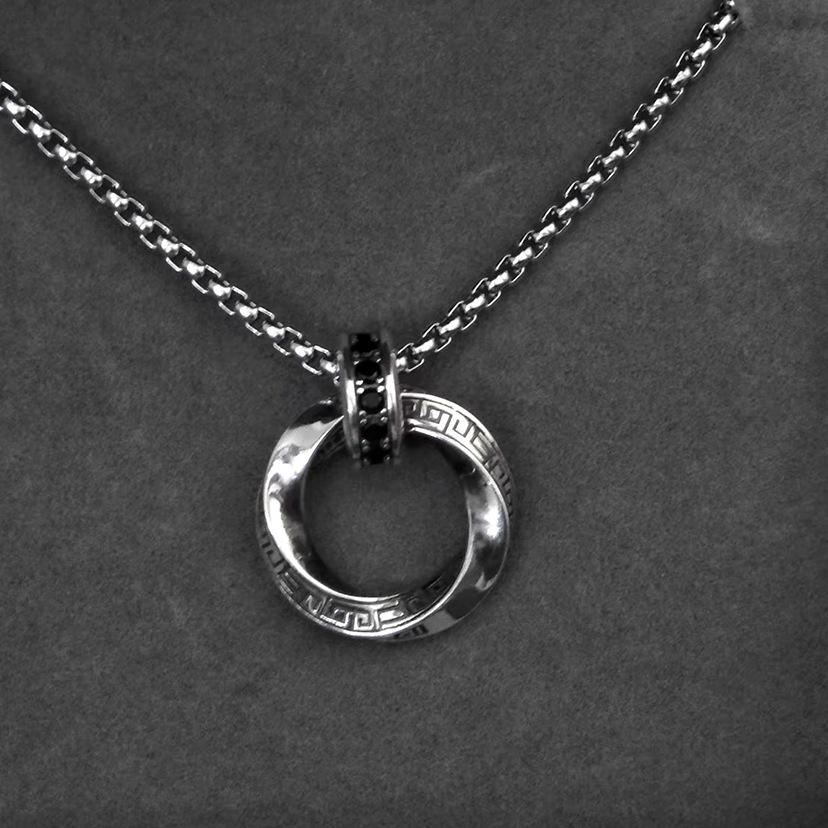 Retro Mobius Strip Pendant Necklace Unisex Hip Hop Premium Personalized Versatile Chain For Men And Women Fashion Jewelry