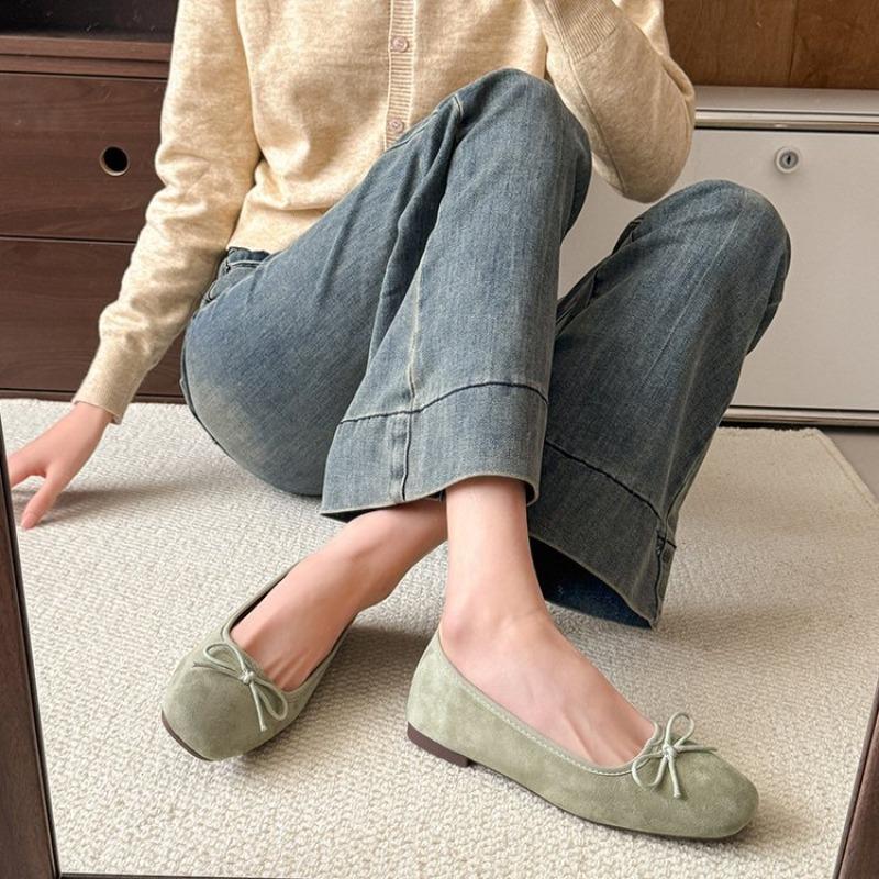 Hot Selling 2025 Soft Bottom Ballet Flats Low Heel Slip-On Round Toe Velvet Shoes with Bowknot Macaron Casual Women's Footwear