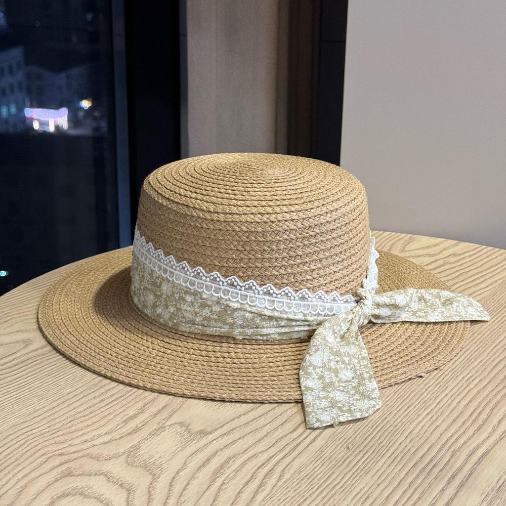 French-style Wide-brimmed Straw Hat for Women, Summer Lace Bow Sun Protection Hat, Vacation Accessory That Makes the Face Look Smaller, Elegant