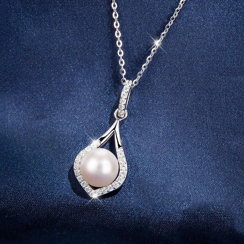 Women's Synthetic Shell Pearl Clavicle Necklace - Elegant Mother's Day Gift for Elders