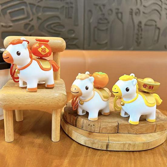Portable Keychain Rotating Horse Design Key Ring Compact Size Horse Charm Miniature Decompression Toy