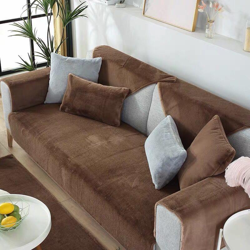 

Подушка для дивана из утолщенной плюшевой ткани для зимней скандинавской минималистской гостиной. Нескользящий кожаный чехол для полотенца из цельного дерева. Подушка для четырех сезонов. 70*70