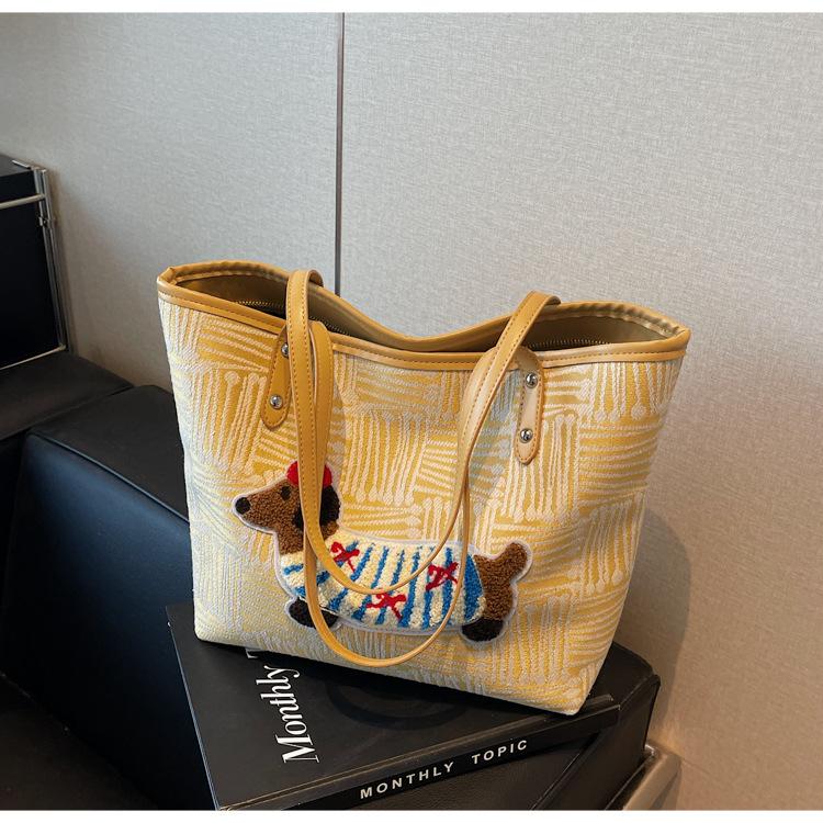 

Сумка жіноча нова модель 2024 року, популярна в цьому році, сумка-тоут великої місткості, повсякденна універсальна осінньо-зимова дорожня сумка через плече жовтий