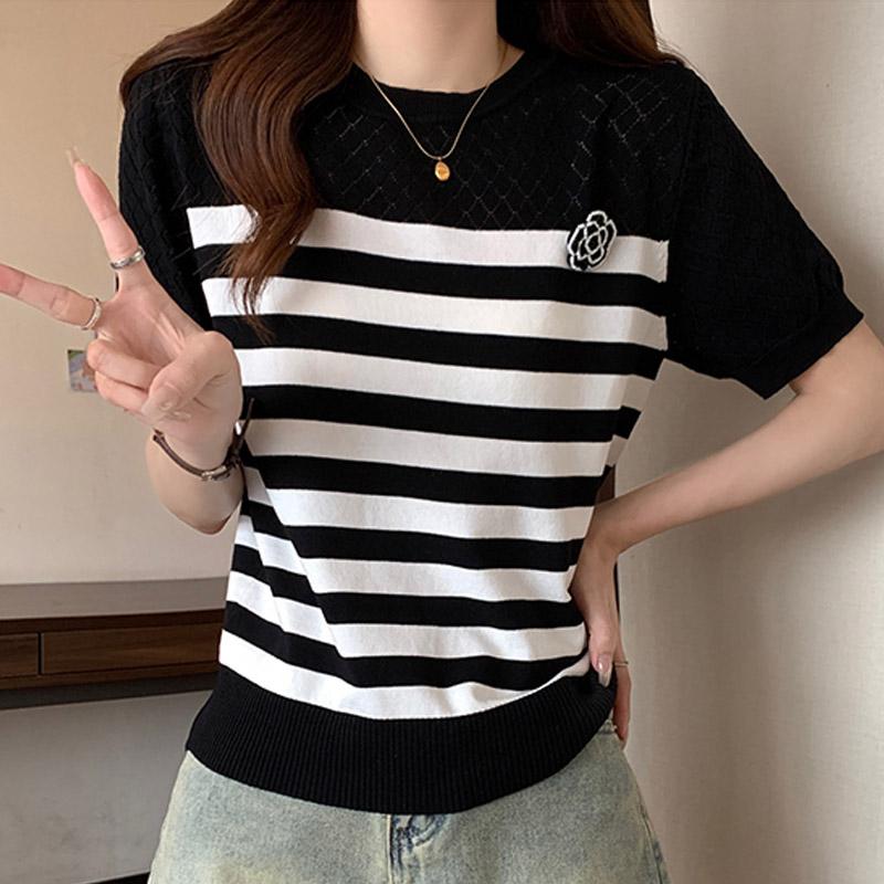 Women Sweaters Pullovers 2025 Summer Short Sleeve O-Neck Striped White Black Knitted Sweater Women Tops Pullover JJ242