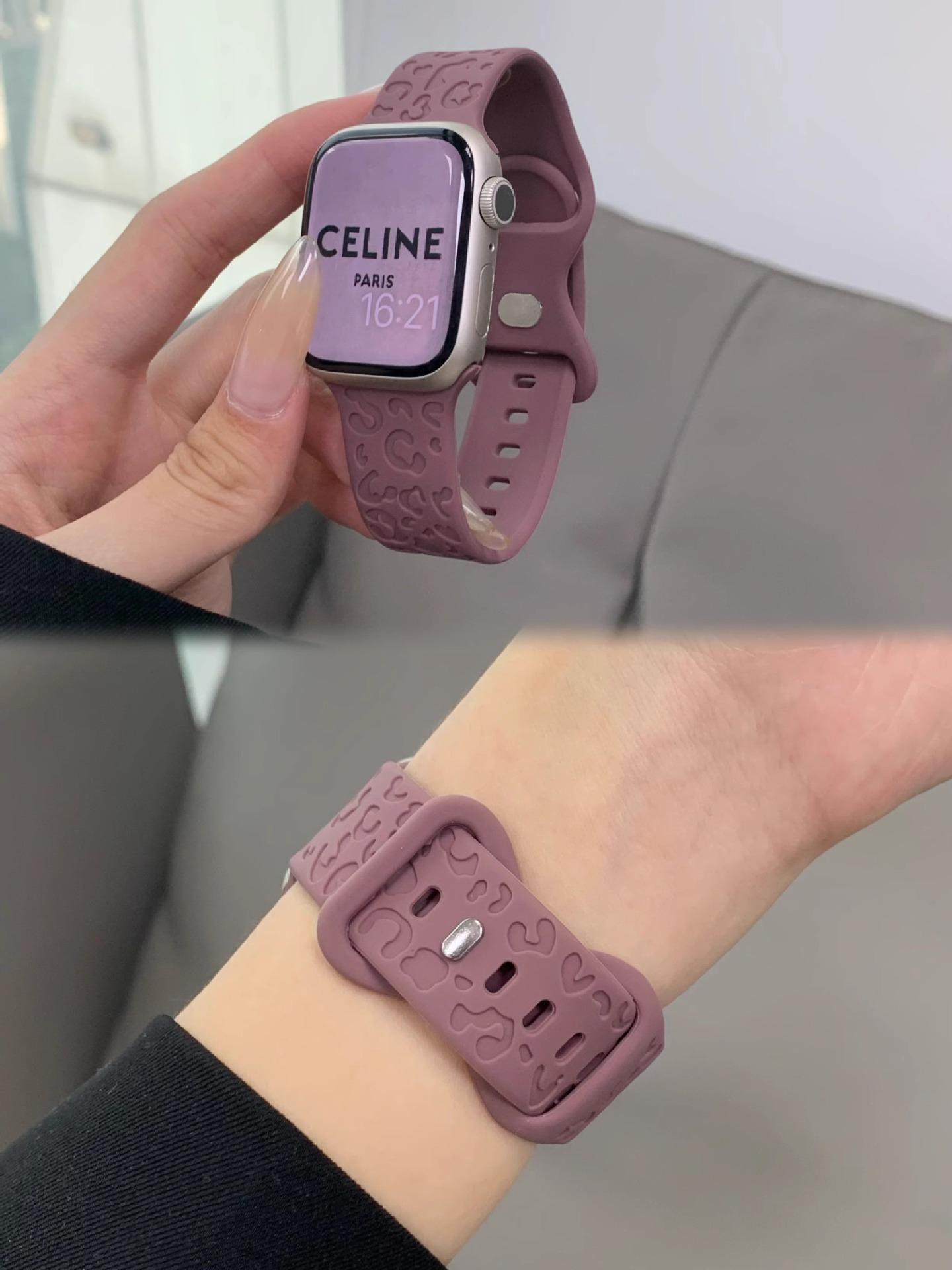 

Burgundy Silicone Cat S Claw Pattern For S10 Strap S9 Apple Watch 876 Generation Se Strap (1/2/3 generation 42mm)/44/45/46/49mm universal