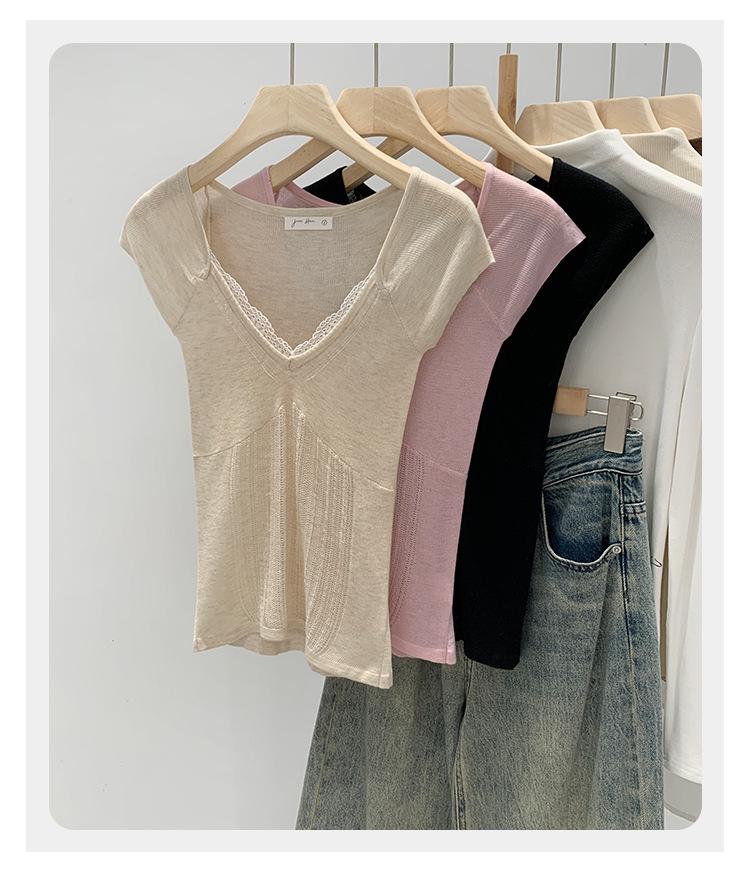 Korean Style Lace Trim V-Neck Sleeveless Slim-Fit Tank Top 2026