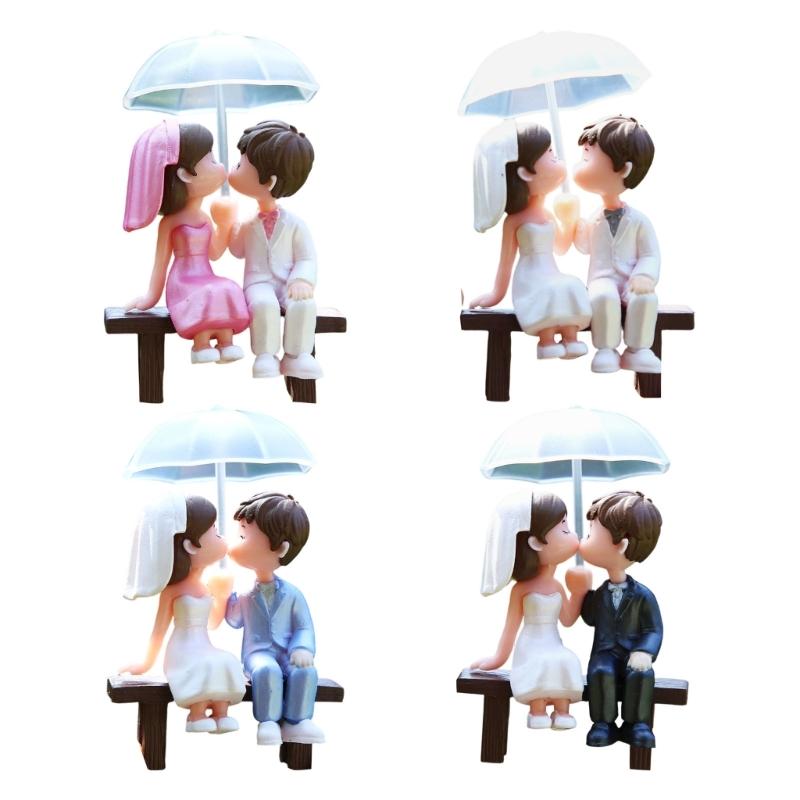Charm Holding Umbrella Lover Statue Figurine Miniature Figure For Wedding Party and Home Shelf Display Decoration