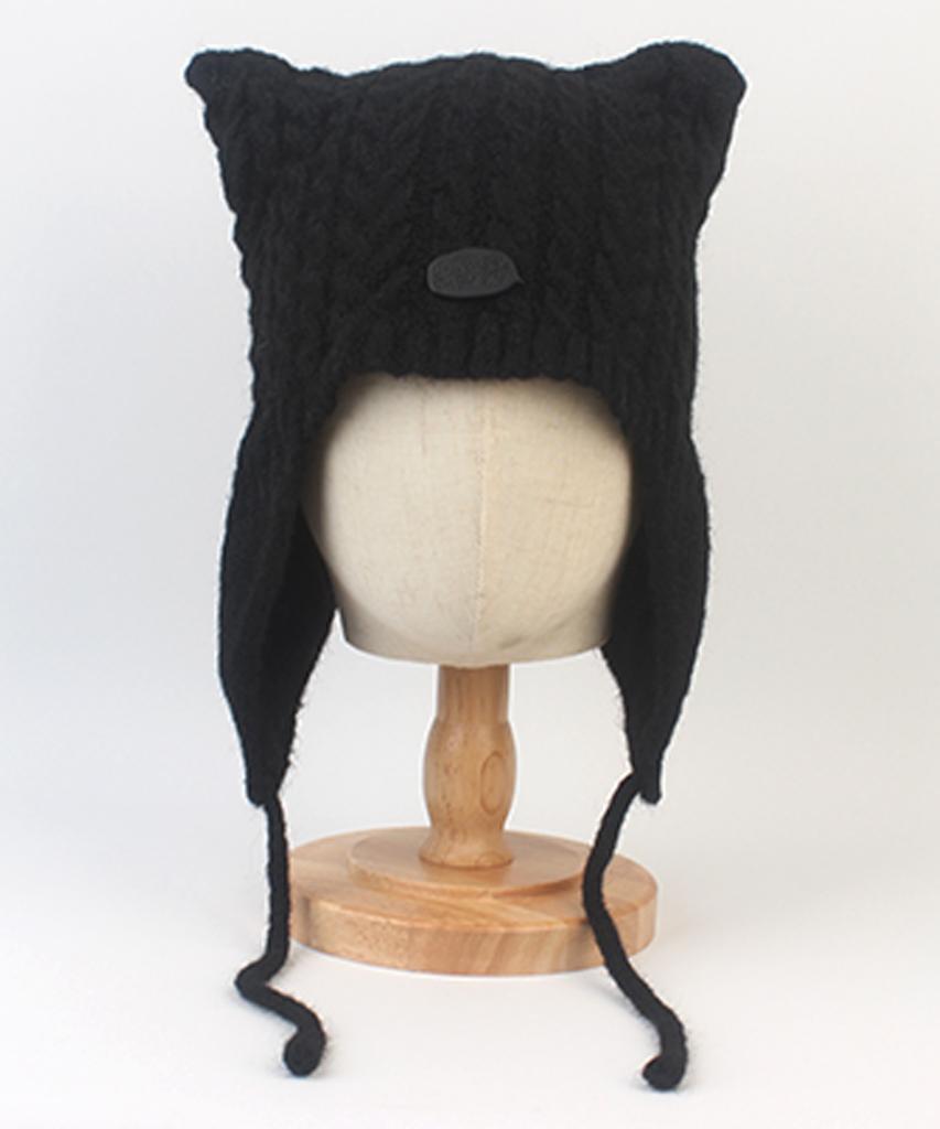 Yunibeosyeolkemiseuteuli Wool Twist Cat Black Earflap Hat