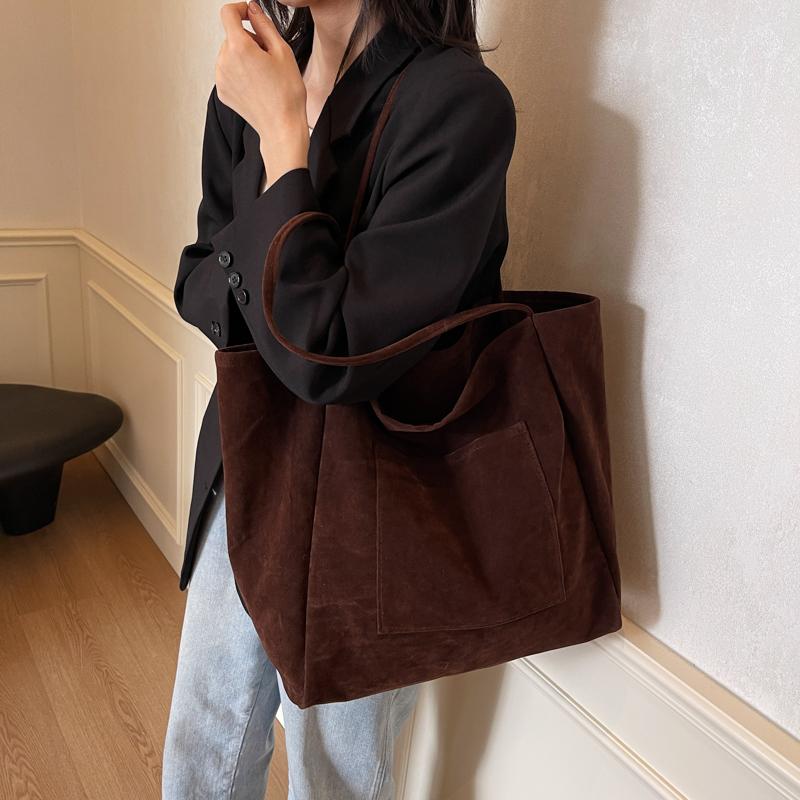 Женская сумка через плечо большой емкости — фото 15