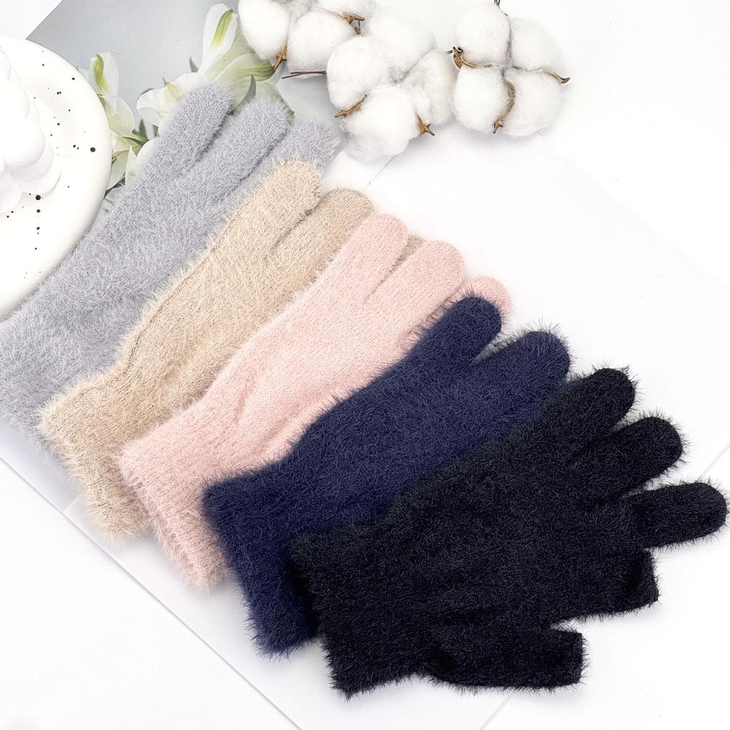 Women's Fingerless Faux Mink Gloves: Ideal for Autumn/Winter Cycling and Writing.