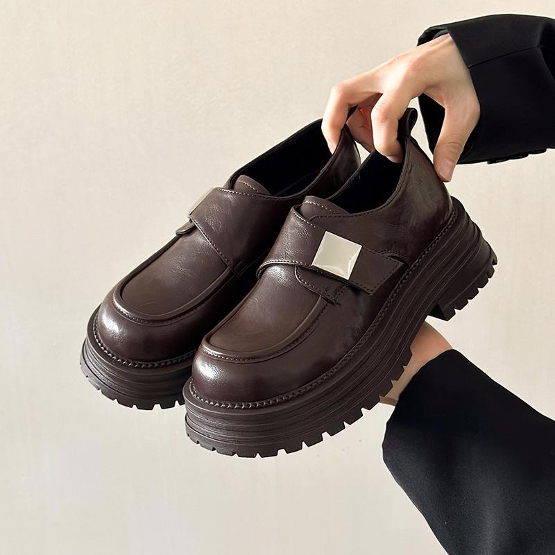

British style platform small leather shoes women s 2025 autumn new retro versatile skirt small Mary Jane single shoes 40