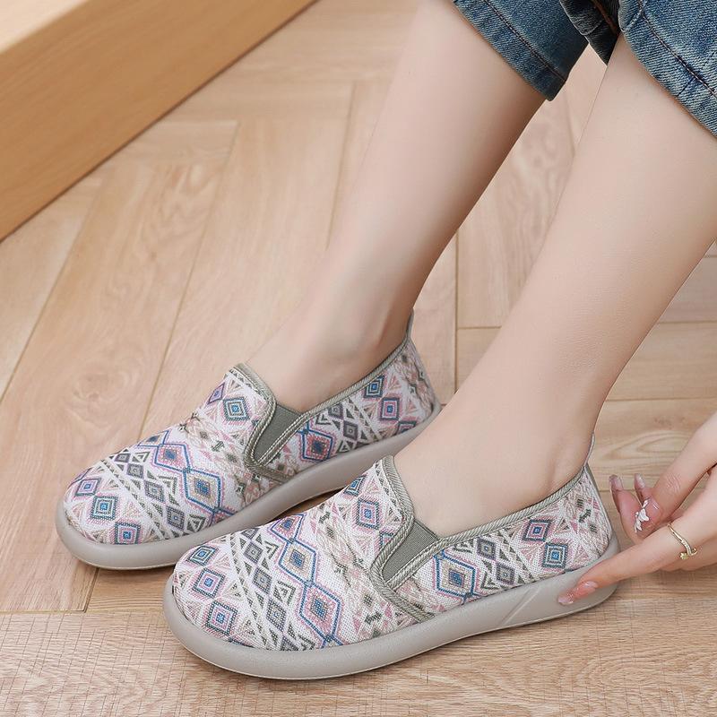 Fisherman shoes women's 2025 summer new mesh shoes lazy one pedal breathable mesh casual cloth shoes mesh mother shoes