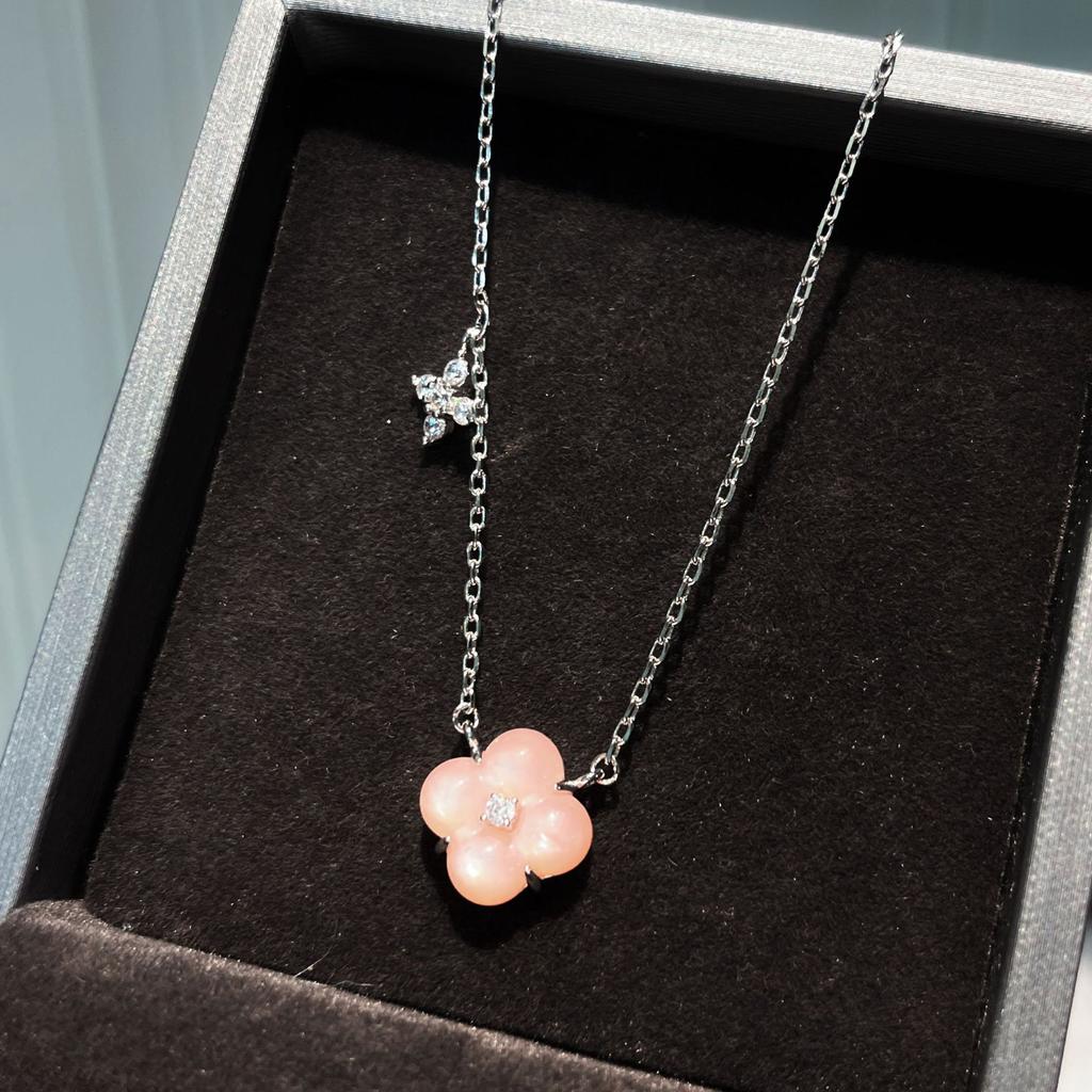 Treating Pool Natural Fritillary Four Leaf Flower Necklace Retro Light Luxury White High-End Flower Clavicle Chain