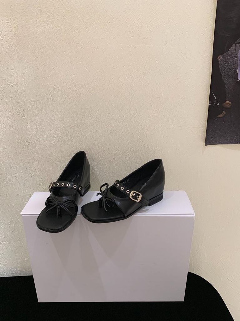 Neue Retro-Sandalen für Damen, Herbst 2025: Gürtelschnalle, 5,5 cm Zehenhöhenverstärkung, römische Sandalen, ideal für Pendler.