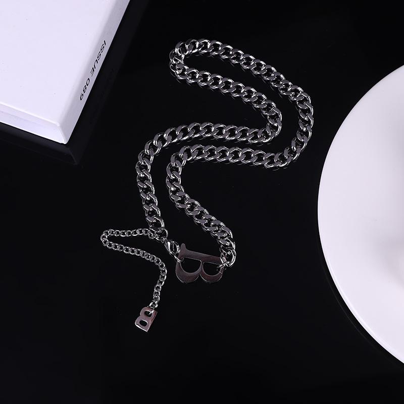 Geometric cold wind thick chain collarbone chain necklace titanium steel European and American trend hip hop letter B pendant neck chain jewelry
