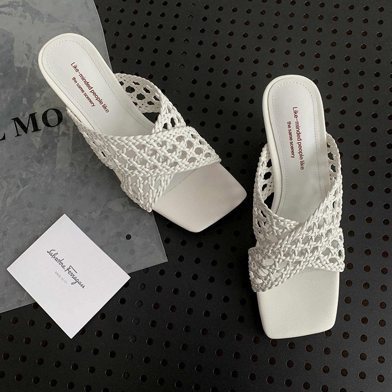 European and American holiday style hand-woven comfortable wedge heel outer slippers 2025 medium heel breathable square head open-toed sandals women