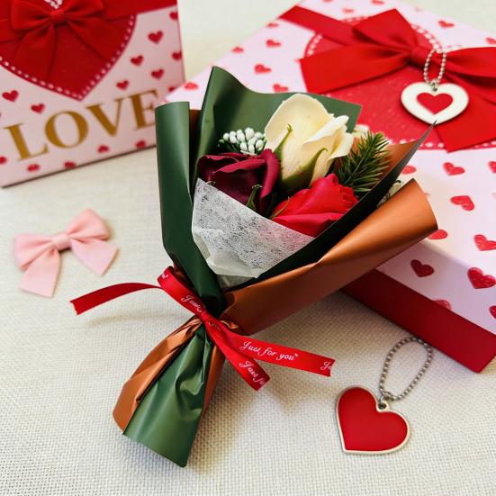 Bukiet ze sztucznych kwiatów dla kobiet Sztuczny bukiet z wiecznych róż na Walentynki Dzień Matki Boże Narodzenie Prezent urodzinowy