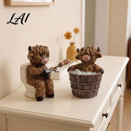 Weather Resistant Garden Statue 2Pcs/Set Funny Highland Cow Figurine Bathing and Toilet Sitting Ornament Realistic Resin Indoor Outdoor Figurine