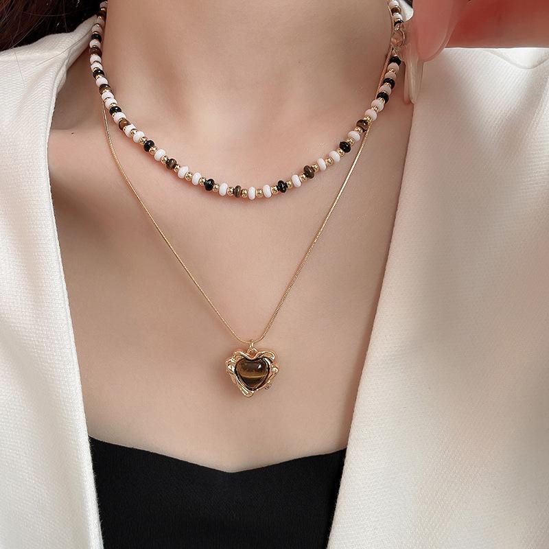 Autumn and winter retro coffee color tiger's eye stone pearl necklace temperament collarbone chain Maillard necklace women