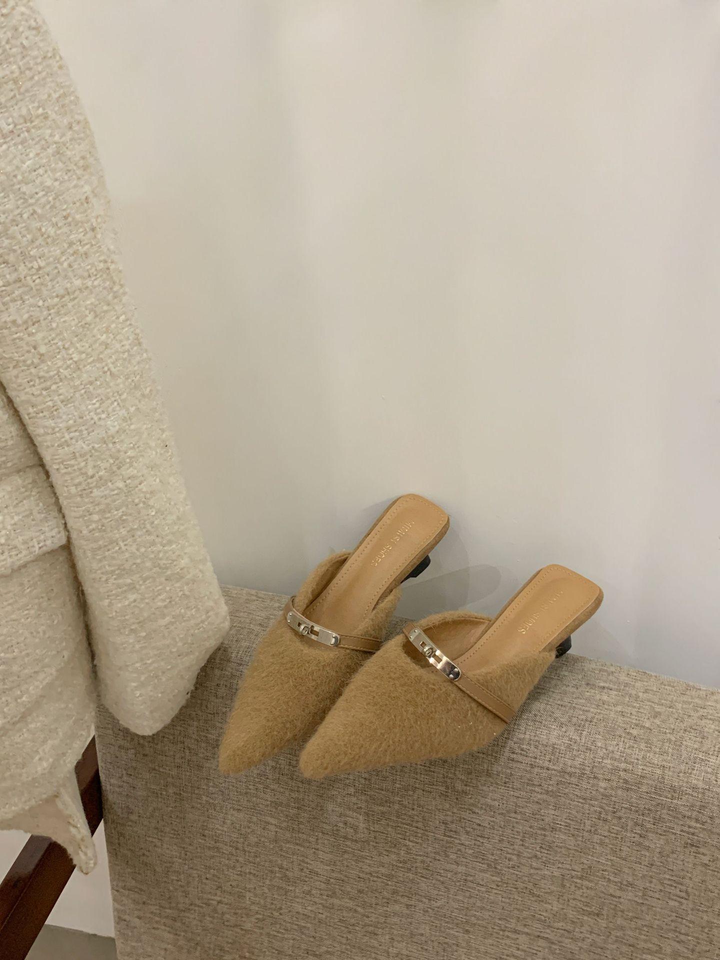 

French temperament fairy style lamb wool bag head half slippers women wear autumn and winter pedal pointed lazy muller shoes 39