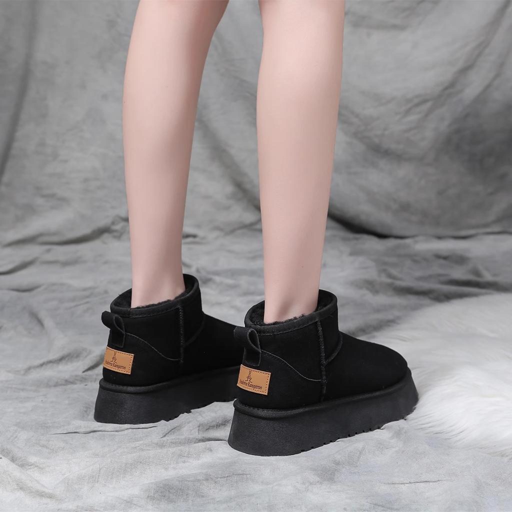 Snow boots women's 2025 new boots, thickened soles to increase height, snow cotton shoes, winter warm and velvet waterproof bread shoes