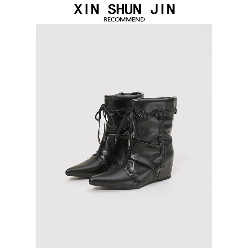 

Folded pointed short boots women s flat bottom straps 2025 summer and autumn new retro niche Maillard western cowboy boots 40