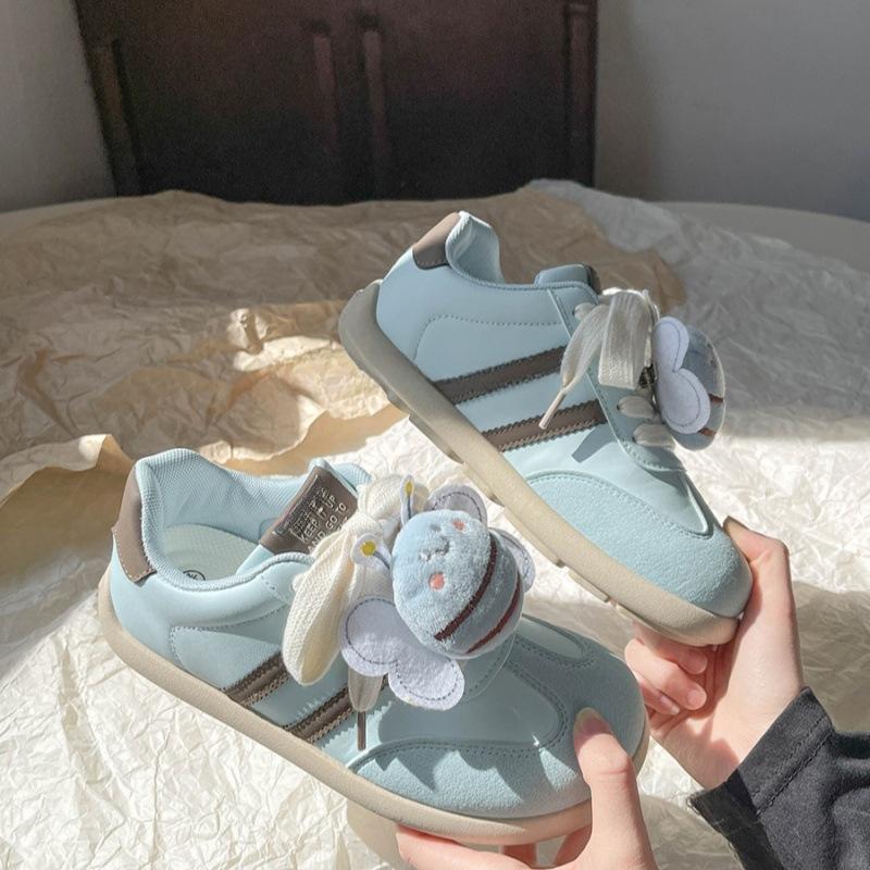 

Niche design ugly cute board shoes Hong Kong style little white shoes women s 2025 summer new versatile flat-bottomed casual sports shoes 40 синій