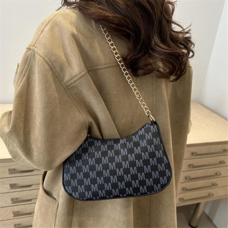 Müheloser Retro-Chic Stil Halbmond-Tasche, Goldene Kettenriemen, Vielseitig Konvertierbare Umhängetasche/Handtasche für Frauen Tägliche Nutzung
