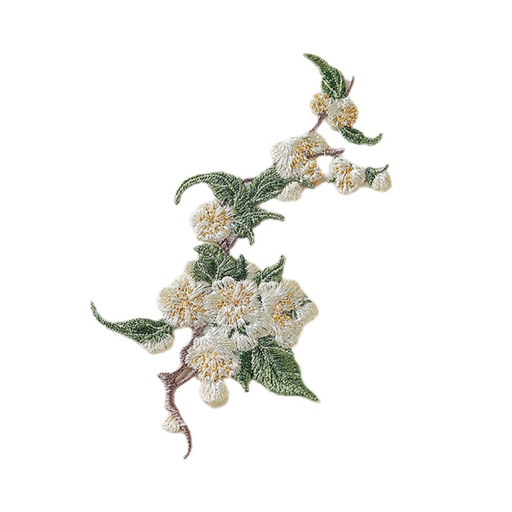 

Delicate Flowers Patches DIY Clothes Decoration Sew on Applique Patch 3D Flowers Embroidery Fabric Badge Clothing Decoration