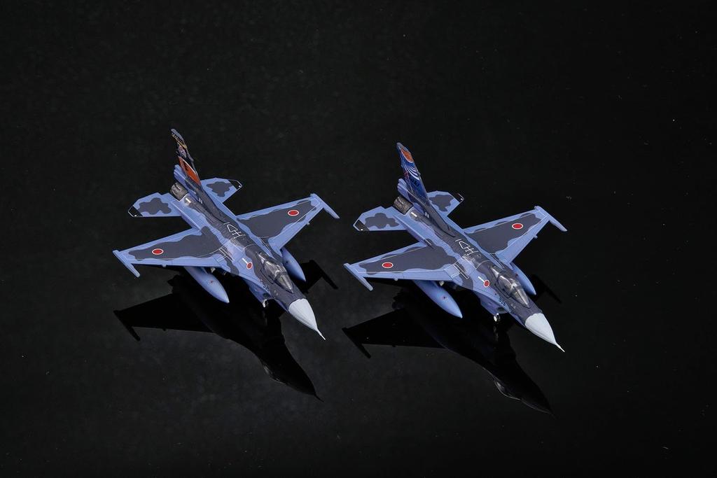 PLATZ Japan Air Force 70th Anniversary of the Founding of the Air Force 70th Anniversary of the Opening of Tsuiki Base Painted Aircraft Set of 2