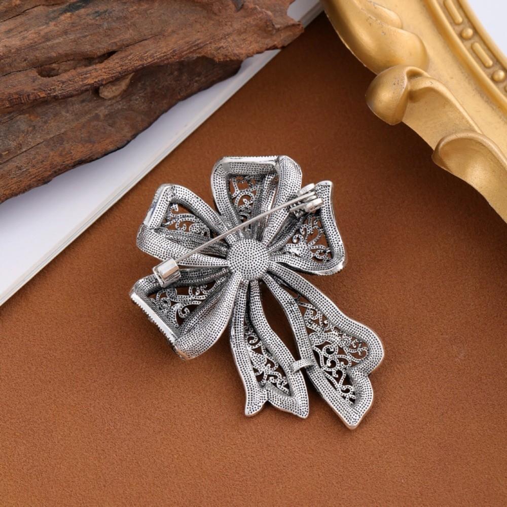 Vintage Fully-rhinestone Pin Corsage Ornament Black Brooch Exquisite Bow Brooch  Women