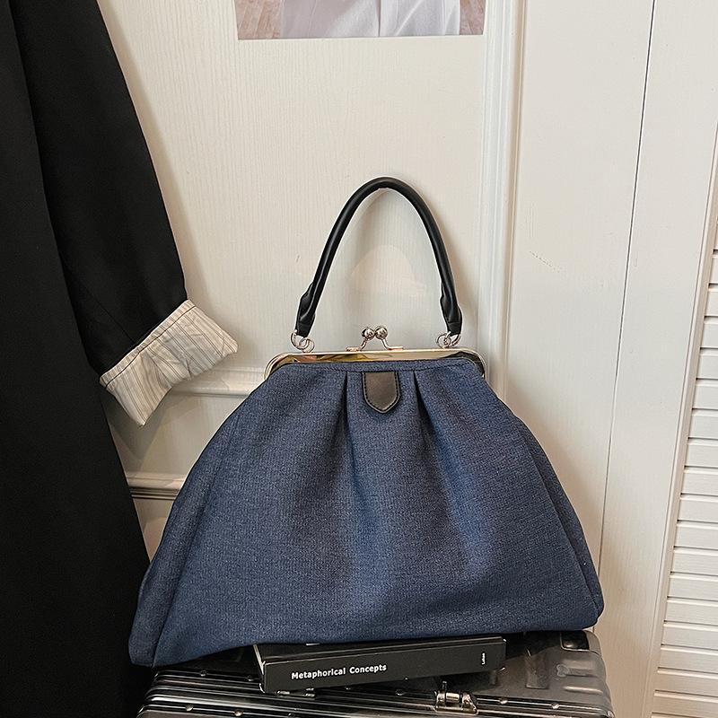 

French Cloud Shoulder Bag Pleated Frame Clutch Bag Large Capacity Commute Shoulder Bag Women Lightweight Fashion Backpack Purse 43x5x30cm синій