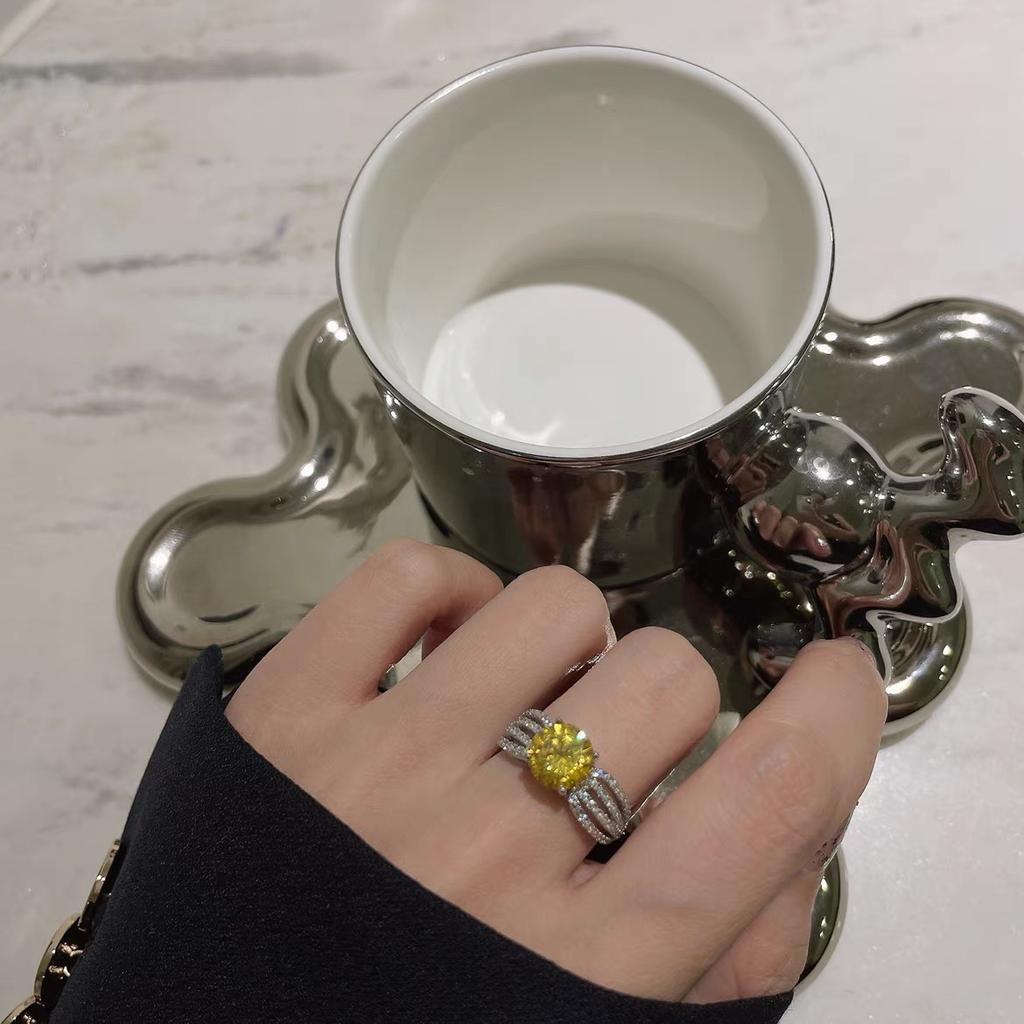 Cold wind light luxury yellow diamond ring female, opening niche design sweet gift versatile personality heavy industry fashion