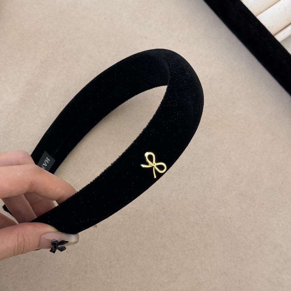 Korean autumn winter atmosphere headband women's new high cranial top velvet headband high sense retro hair accessories