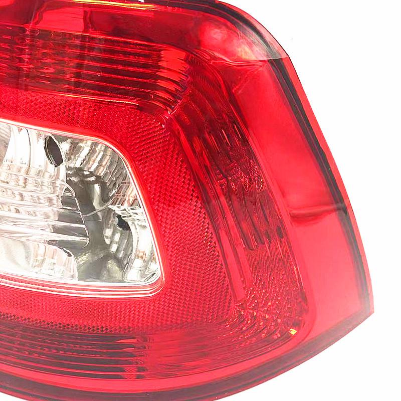 

2013-2017 Skoda Rapid Rear Taillight Lens & Reversing Turn Signal Assembly Premium, Passenger Side (Right)