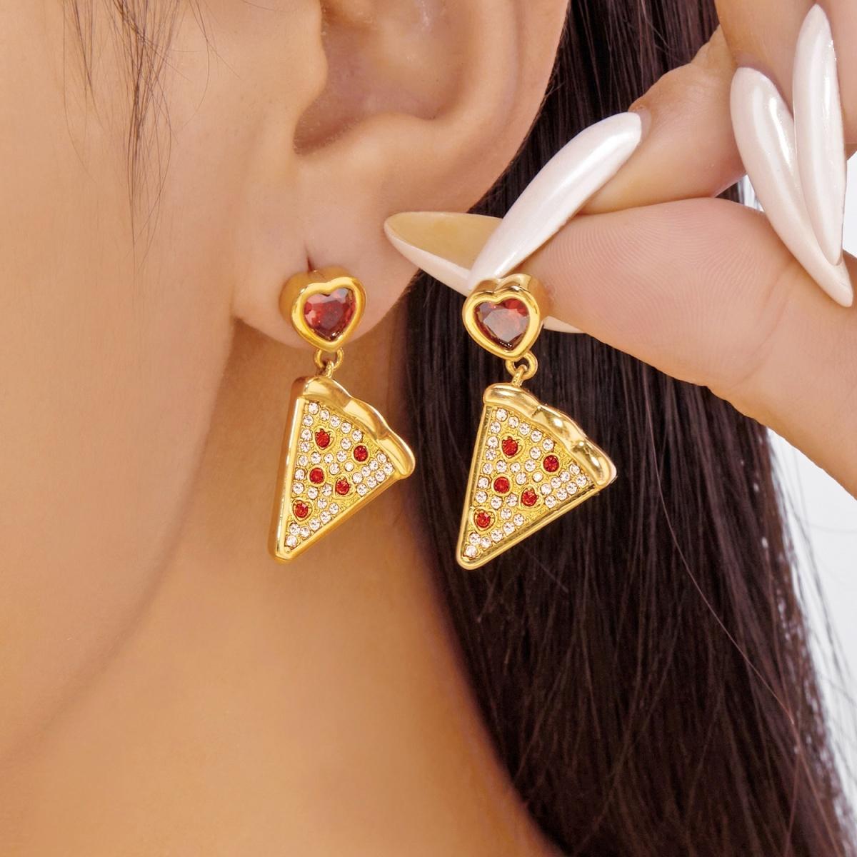 

Vintage Inlaid Red Zircon Heart Pizza Shaped Pendant Dangle Earrings For Women Men Cute Creative Fun Food Drop Earring Jewelry