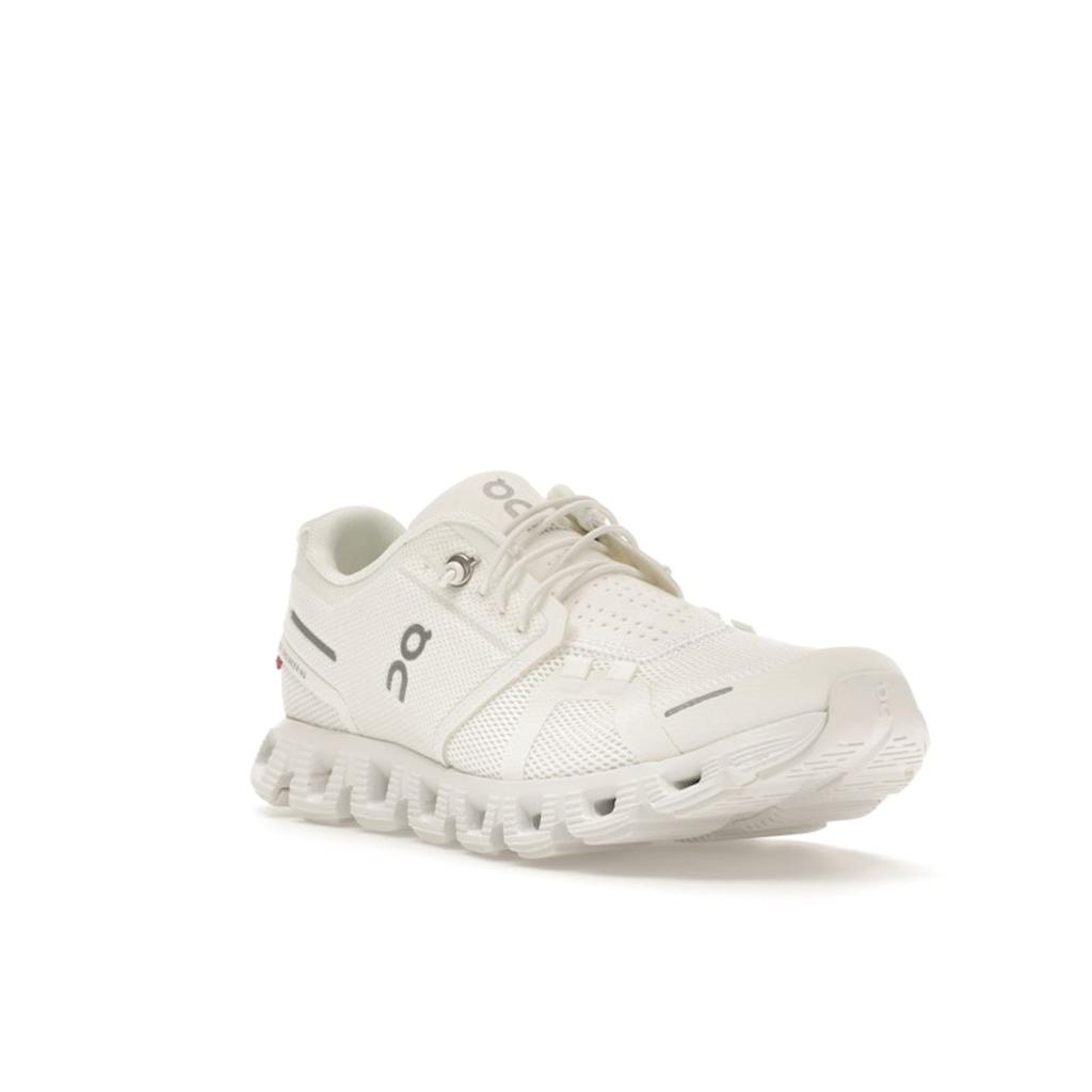 ON Cloud 5 White Women Sneakers Undyed-White 59.98373