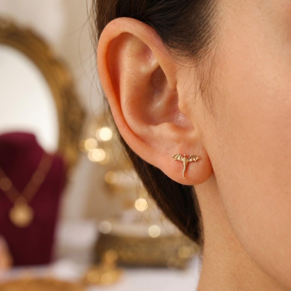 Personality Vintage Dragon Earrings Unique Flying Dragon Stud Earrings Metal Stud Earrings  Gifts